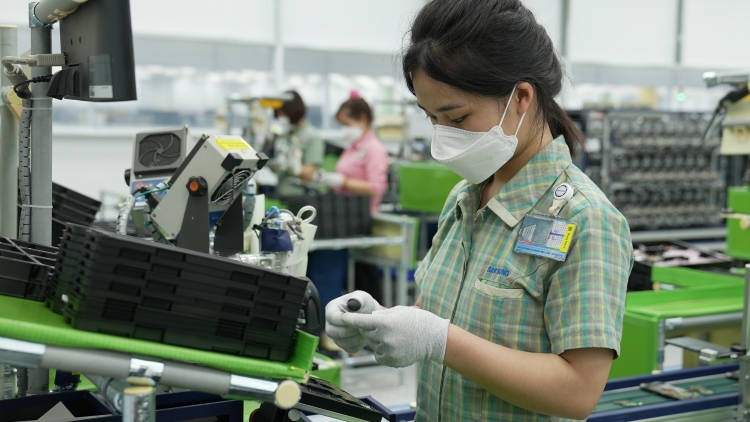 Singapore vượt lên dẫn đầu về rót vốn FDI vào Việt Nam trong 4 tháng đầu năm nay